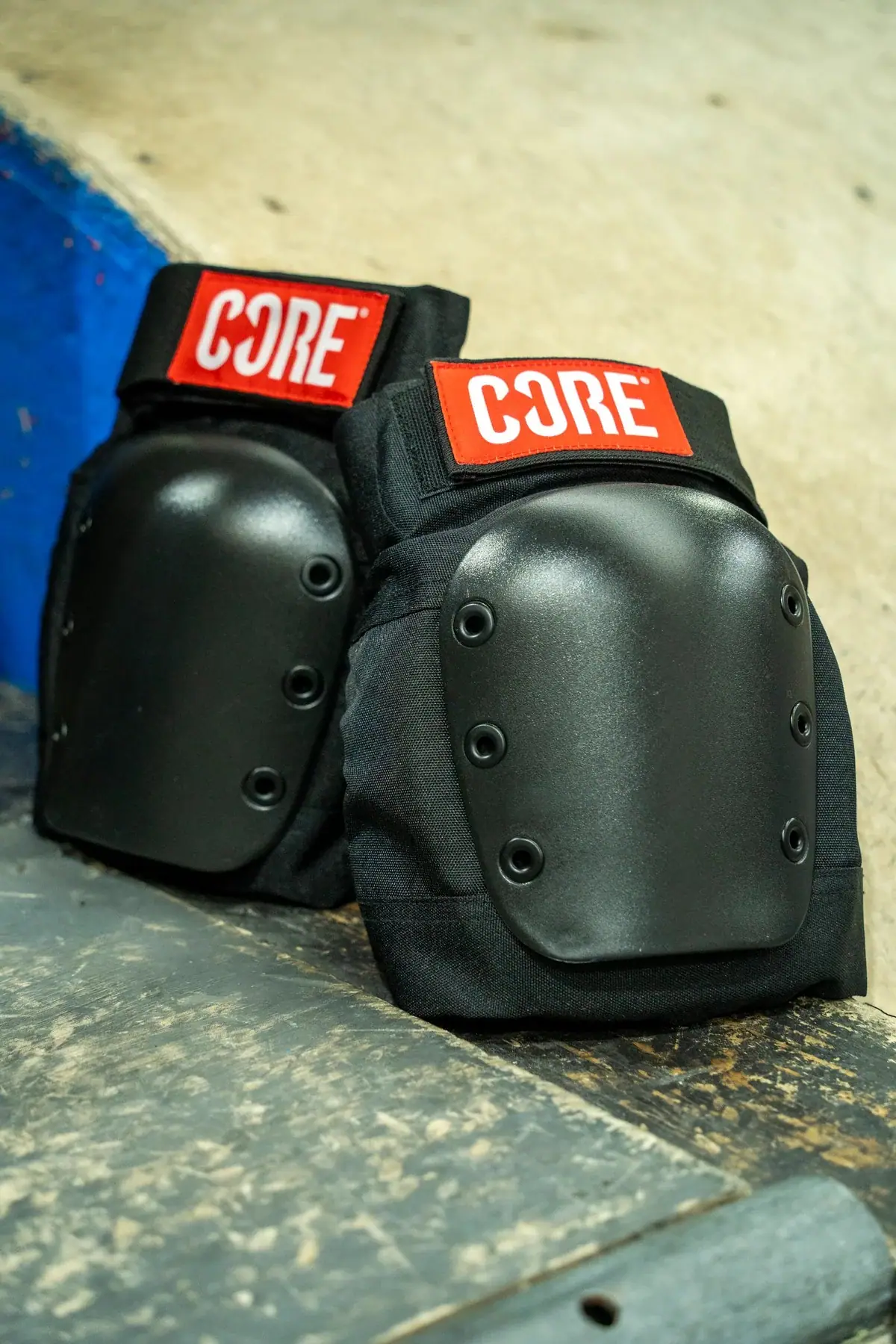 Core Street Skate ceļgalu spilventiņi XS melns/sarkans